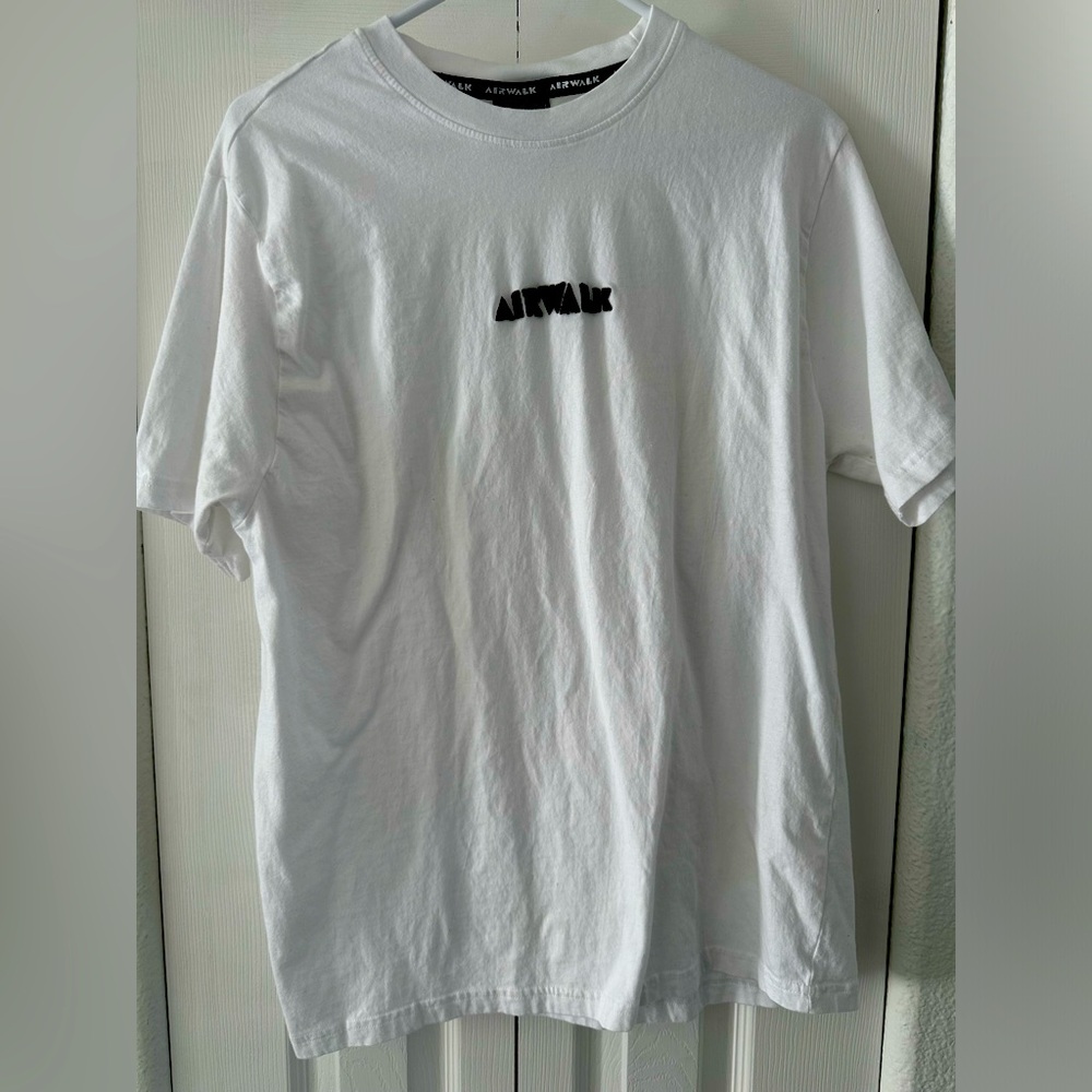 Airwalk t-shirt. Brand new never worn. Men’s size large.